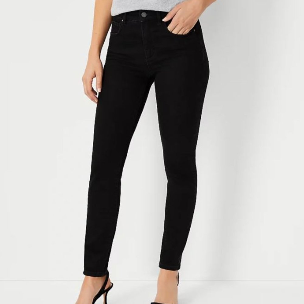 Ann Taylor Sculpting Pocket Mid Rise Jeans in Jet Black Size 4